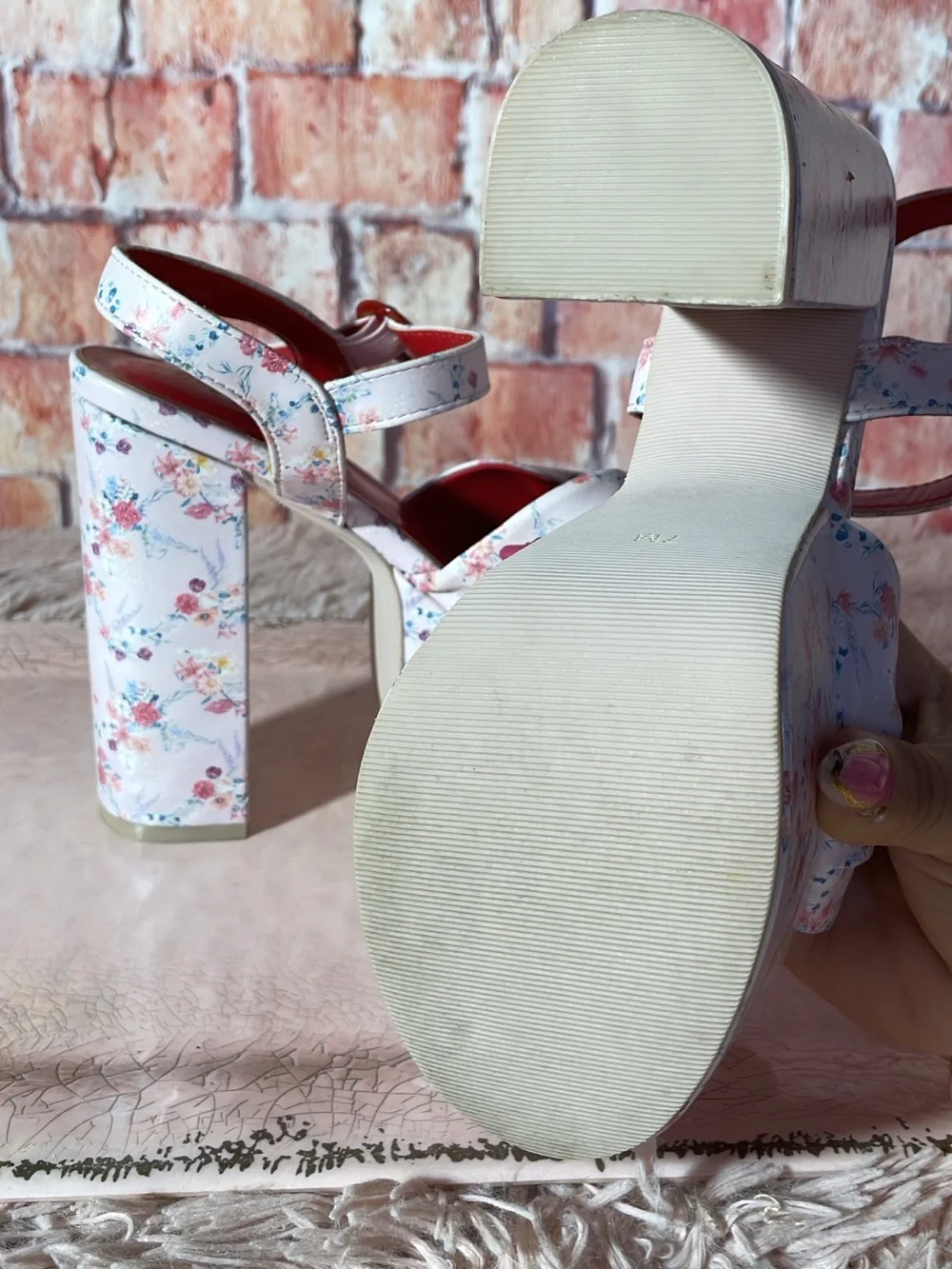 Sugar Thrillz Floral Bow Platform Sandals - White Floral